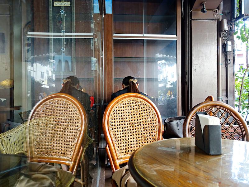 【花蓮市美食】紅帽咖啡｜20年超復古咖啡老店！超奇特奶凍三明治必點 花蓮好好玩